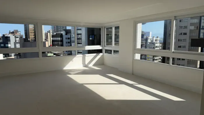 Apartamento para venda tem 121 metros quadrados com 3 quartos