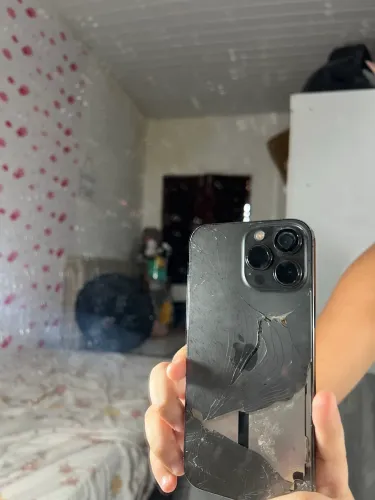 iPhone 13 Pro Max 128 sem funcionar câmera traseira