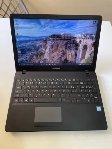 Notebook Samsung i5 7ger, Ssd 240 tela 15.6