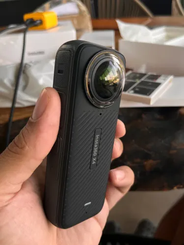 Insta 360 X 4