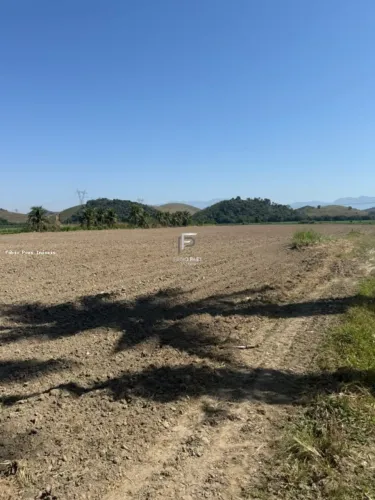 Fazenda para Venda em Cachoeiras de Macacu, Papucaia, 4 dormitórios, 2 banheiros, 4 vagas