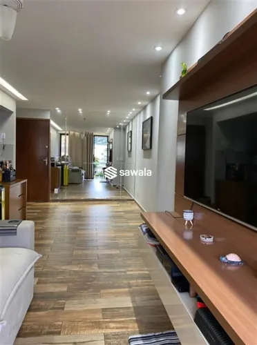 Apartamento de 2 quartos com dependência modernizado na Freguesia Jacarepaguá