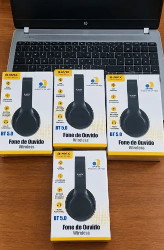 Fone de Ouvido B-MAX: Som Potente, Design Moderno e Qualidade para Curtir Cada Batida!