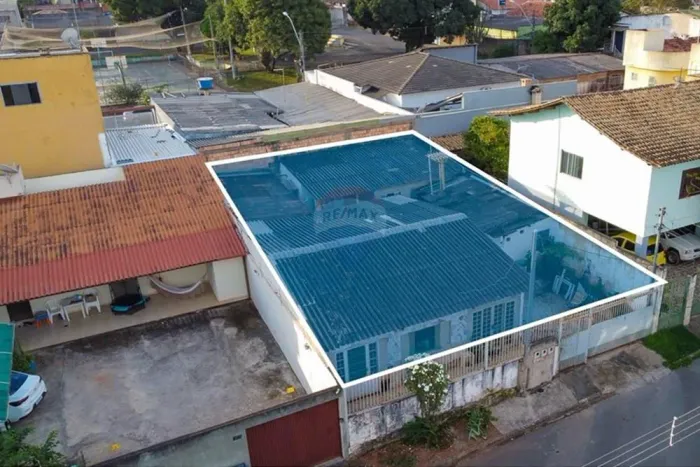 Paranoá Quadra 02 Espaçosa 4 Suítes à Venda!