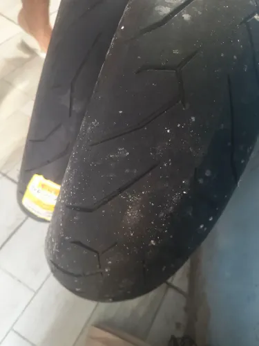 Pneus pra Hornet ou moto alta cilindrada 