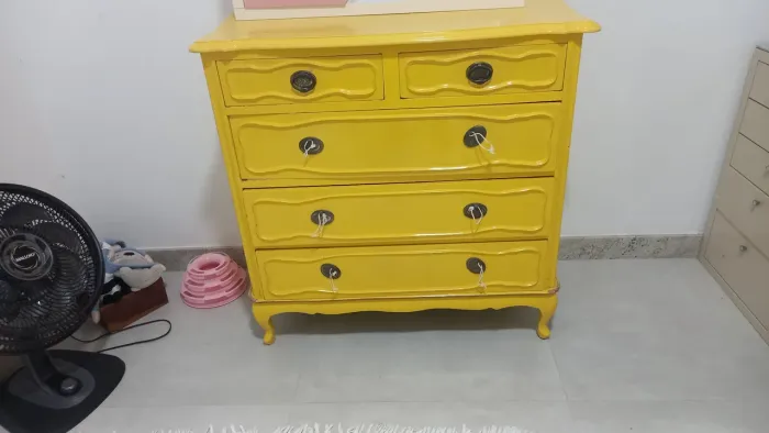 Vendo uma cômoda