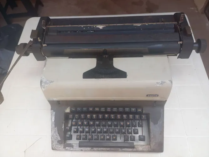 Máquina de datilografia retrô