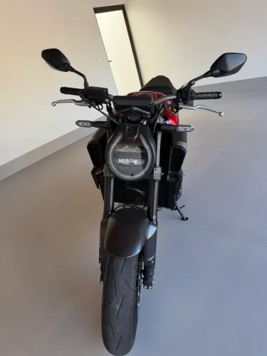Honda CB 650R E-Clutch 2026 - 950 km - PPF Full
