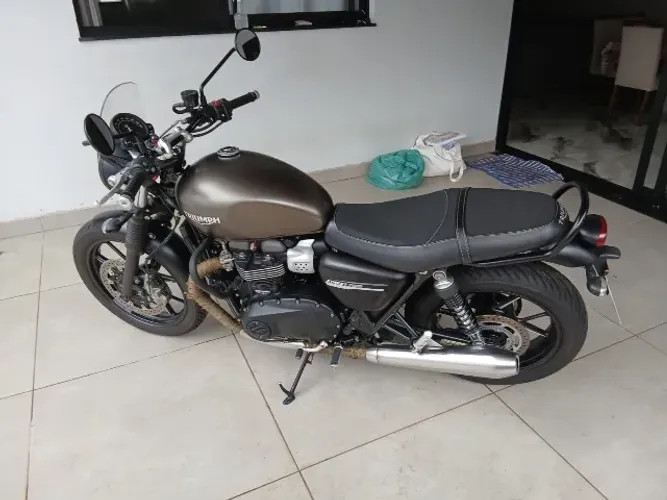 Triumph Street TWIN 900 2020