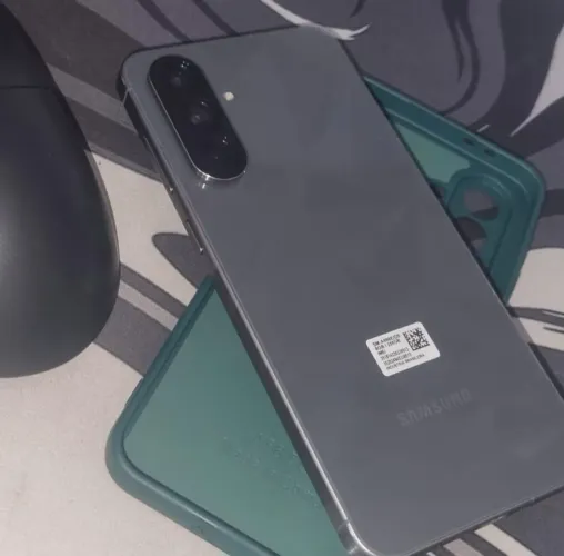 Celular a56 256g so tem o celular e o carregador