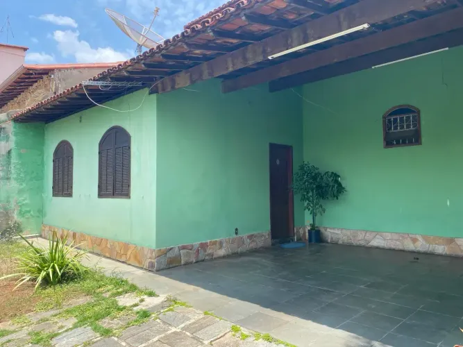 Casa Bairro Planalto em lote 360 m