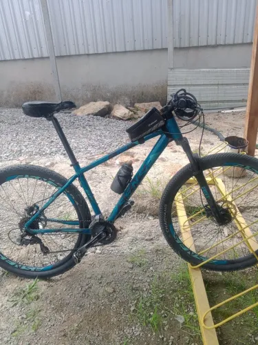 Vende-se bicicleta Sense Fun. Já vai com sapatilha n: 42 e clipada . *