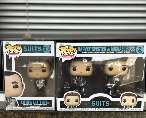 Funko pop! Suits Loius Litt/ Harven Specter & Michael Ross.