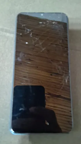 Smartphone Samsung A12 com tela quebrada