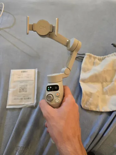 Estabilizador de celular gimbal Osmo Mobile 7