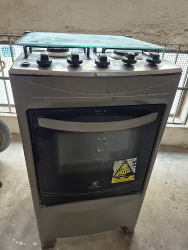 Fogão Eletrolux 4 bocas, acendimento automatico