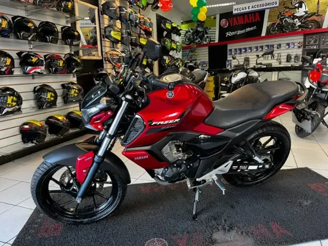 YAMAHA FZ15 2023/2024 SEMI NOVA 