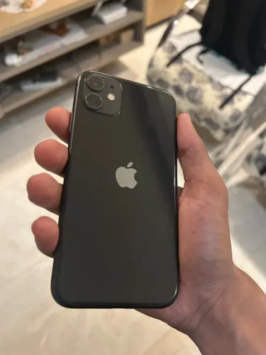 Iphone 11 - 64gb Semi-Novo (Sem marcas de uso) Bateria 75%