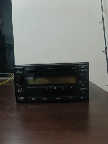 Vende-se som CD player Toyota Hilux sw4 06/12 original