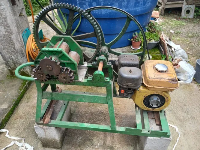 Engenho de Cana a Gasolina