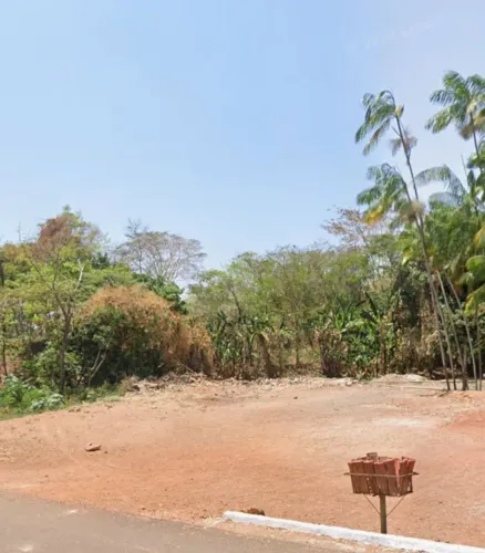 Terreno de esquina próximo ao centro