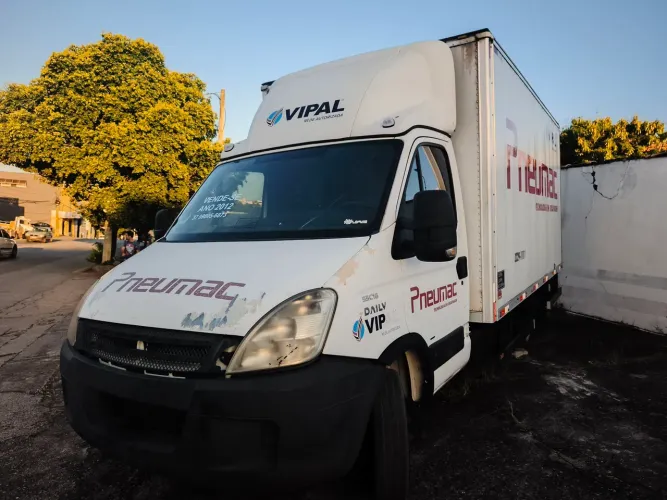 IVECO DAYLE 55 C16 2012 UNICO DONO, NUNCA BATEU, BATERIA ZERO, INTERIOR  BANCOS COMO  