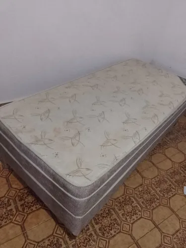 Cama solteiro, box conjugado