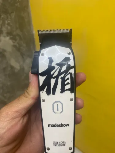 Máquina de corta cabelo 