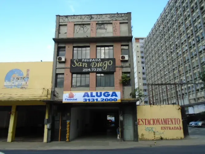 CENTRO - PREDIO COMERCIAL com 03 Andares com Área Aproximada de 1.176m², sendo 294m³ por A