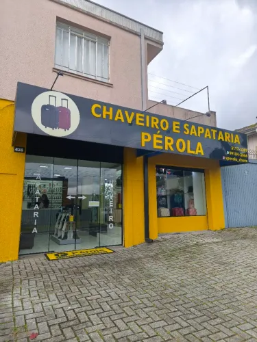 Auxiliar de sapateiro e chaveiro masculino