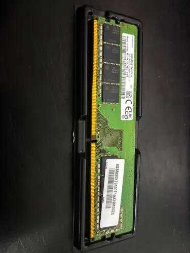 memoria ram 16gb ddr4 e duas de 8gb ddr3