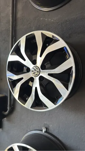 Aro 15 modelo Audi