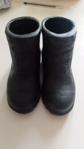 Boneca Eliana Par de Botas Preta