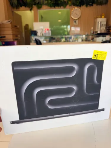 MacBook Pro m4 16 ram 512 gb space black