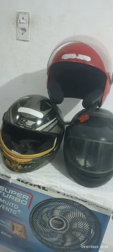 Vendo 3 Capacetes