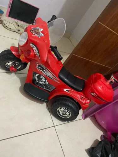 Moto elétrica infantil 