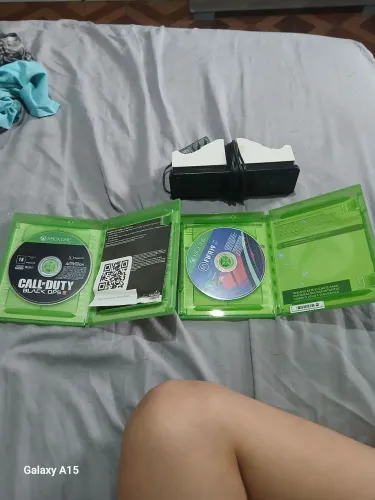 DVDs de Fifa e call of duty novos,usados apenas algumas vezes, 150,00 leva tudo