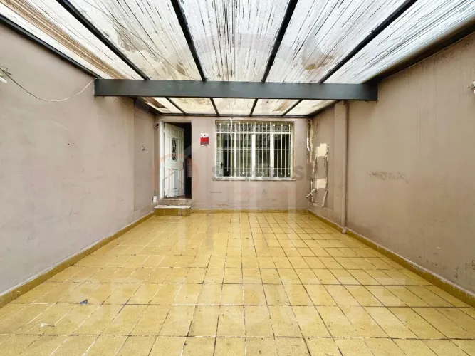 Casa comercial para locação na Vila Mariana, 5 salas, 2 vagas, 121m².
