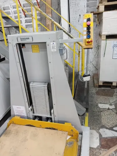 ELEVADOR GUILHOTINA