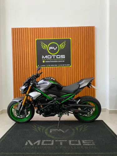 KAWASAKI Z900 R-EDITION 2026 CHEIA DE ACESSÓRIOS