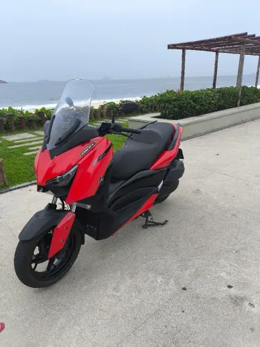 Yamaha X Max 250 2024 único dono em estado de zero