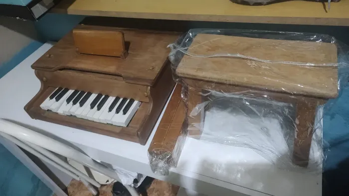 Piano estrela antigo pra colecionador 