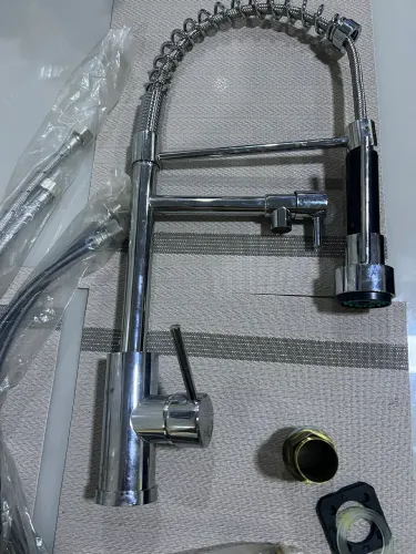 Torneira cozinha mono cromada acabamento brilhante Cor prata