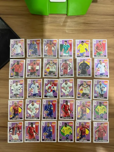 Figurinhas legend lilás 2026