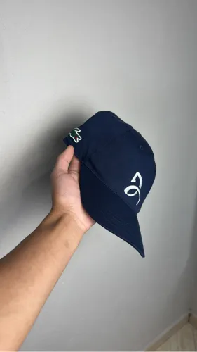 BONÉ LACOSTE DJOKOVIC
