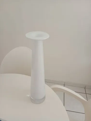 Jarro de vidro branco