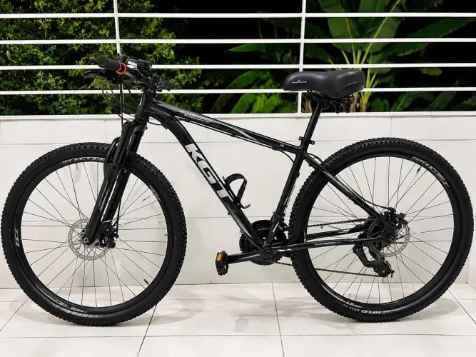 Bicicleta Aro 29 KGT Shift preta + acessórios