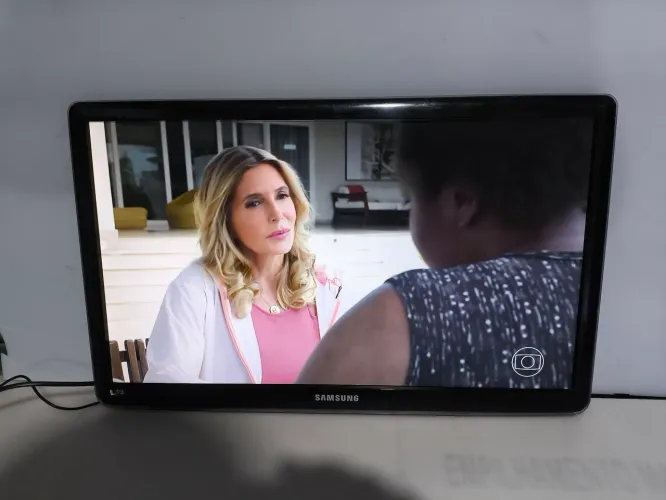 TV Samsung T24A350 funcionando imagem perfeita