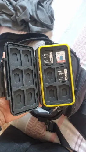 Kit 2 cartões lexar 64gb para 4k + estojo