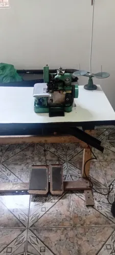 Máquina Overloque